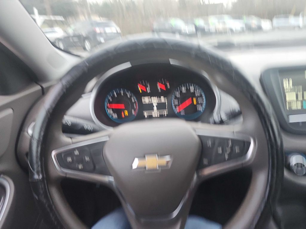 2017 Chevrolet Malibu Image 14