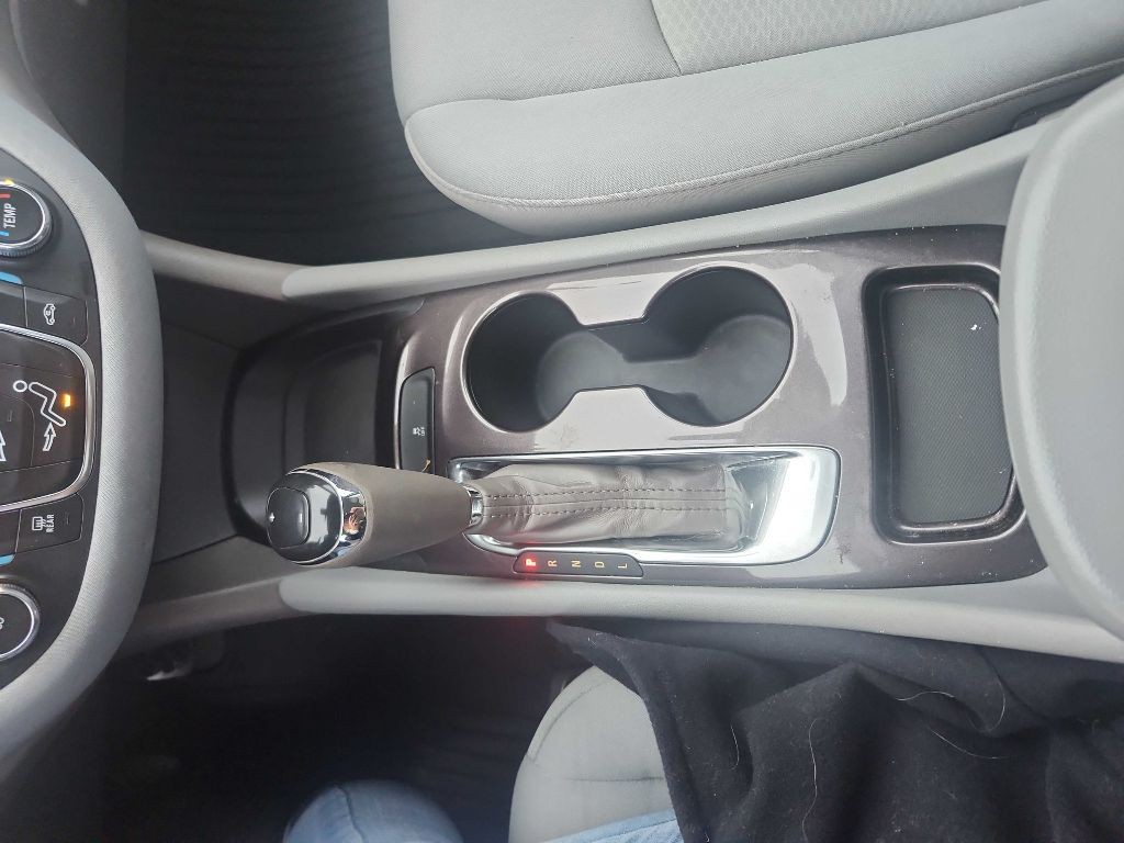 2017 Chevrolet Malibu Image 16