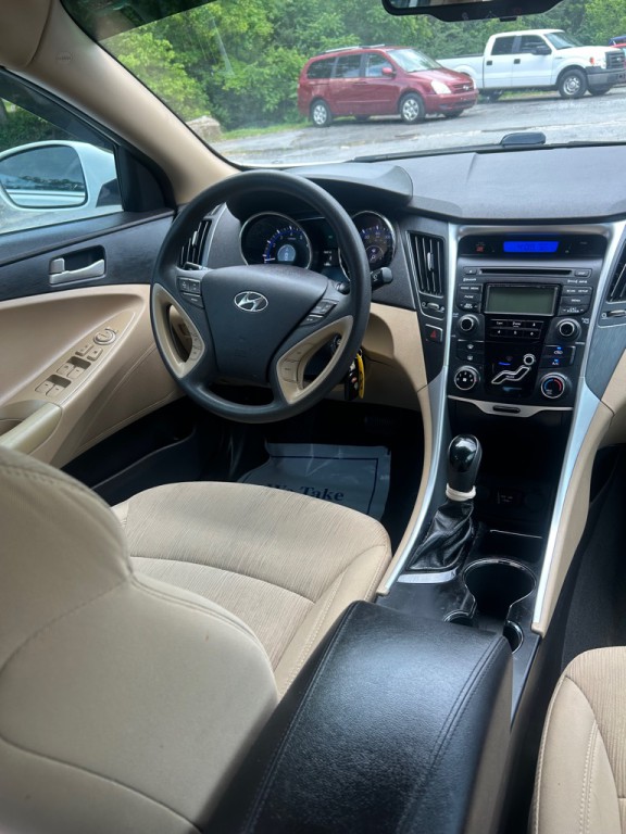 2013 Hyundai Sonata Image 8