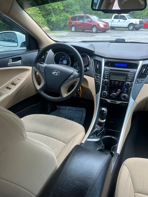 2013 Hyundai Sonata Image 9