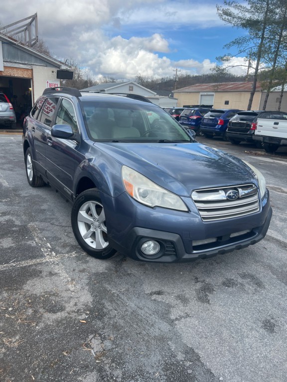 2013 Subaru Outback Image 2