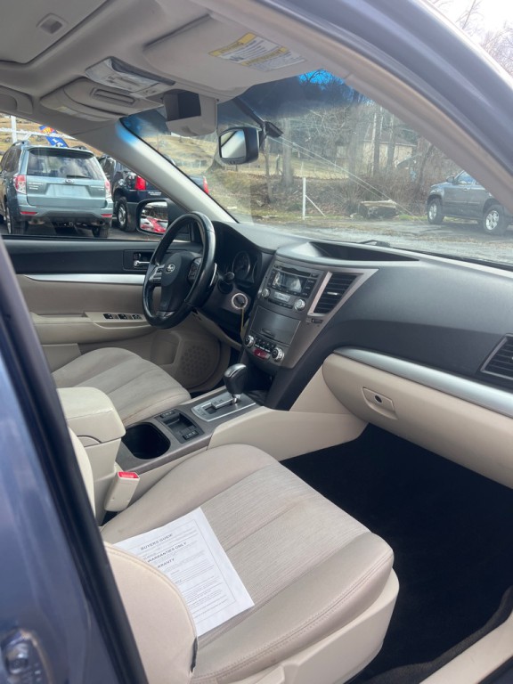 2013 Subaru Outback Image 8