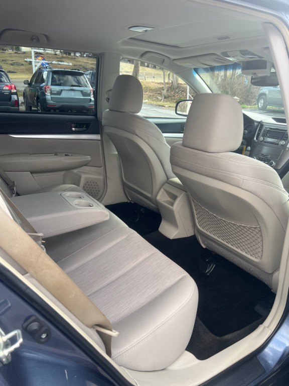 2013 Subaru Outback Image 9