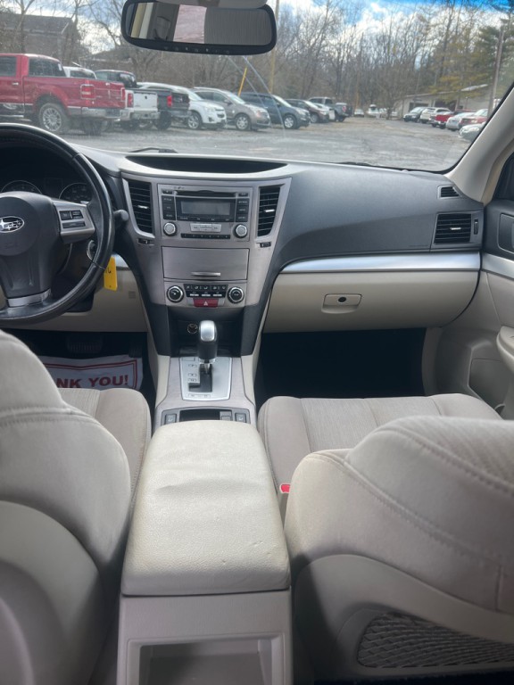 2013 Subaru Outback Image 10