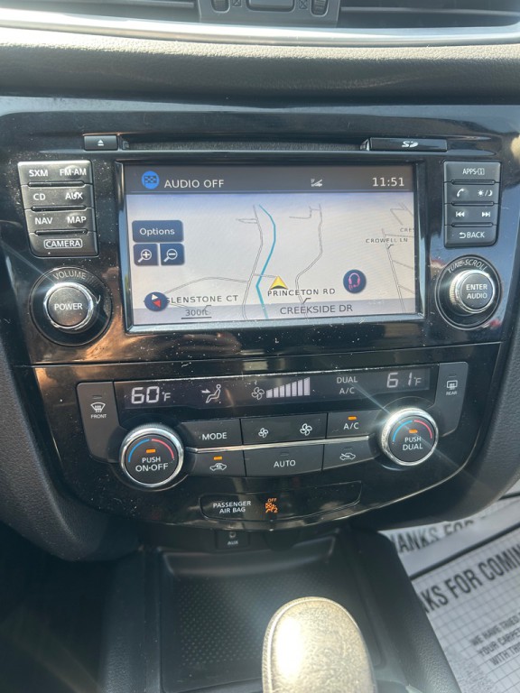 2016 Nissan Rogue Image 11