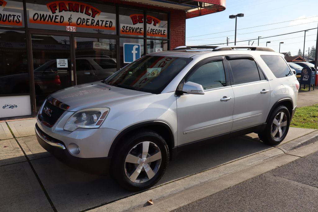 2009 GMC Acadia Image 2