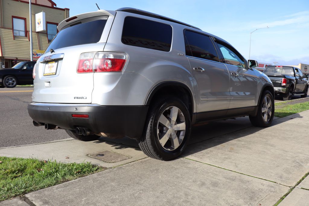 2009 GMC Acadia Image 6