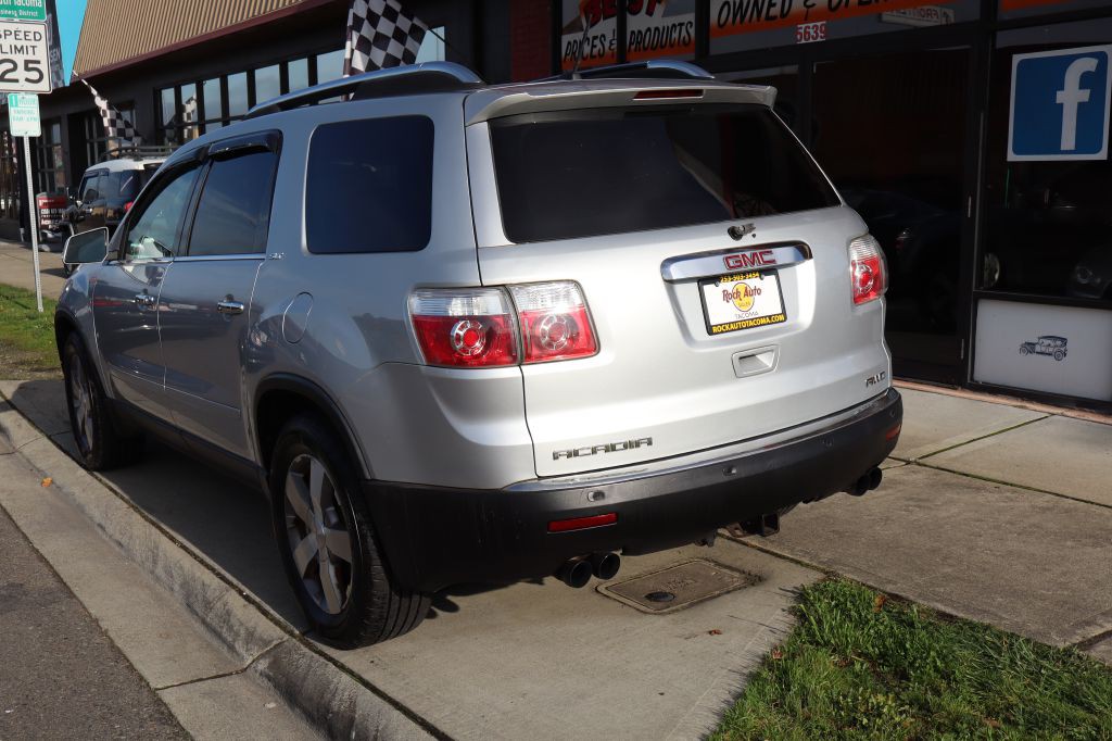 2009 GMC Acadia Image 8