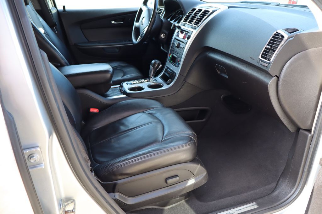 2009 GMC Acadia Image 16