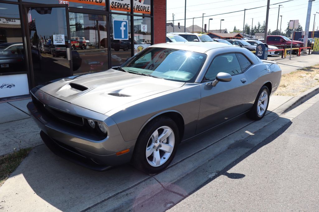 2011 Dodge Challenger Image 2