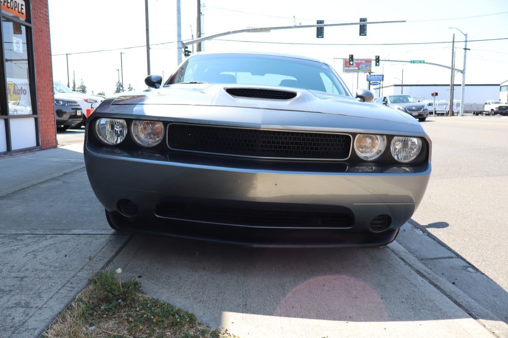 2011 Dodge Challenger Image 3