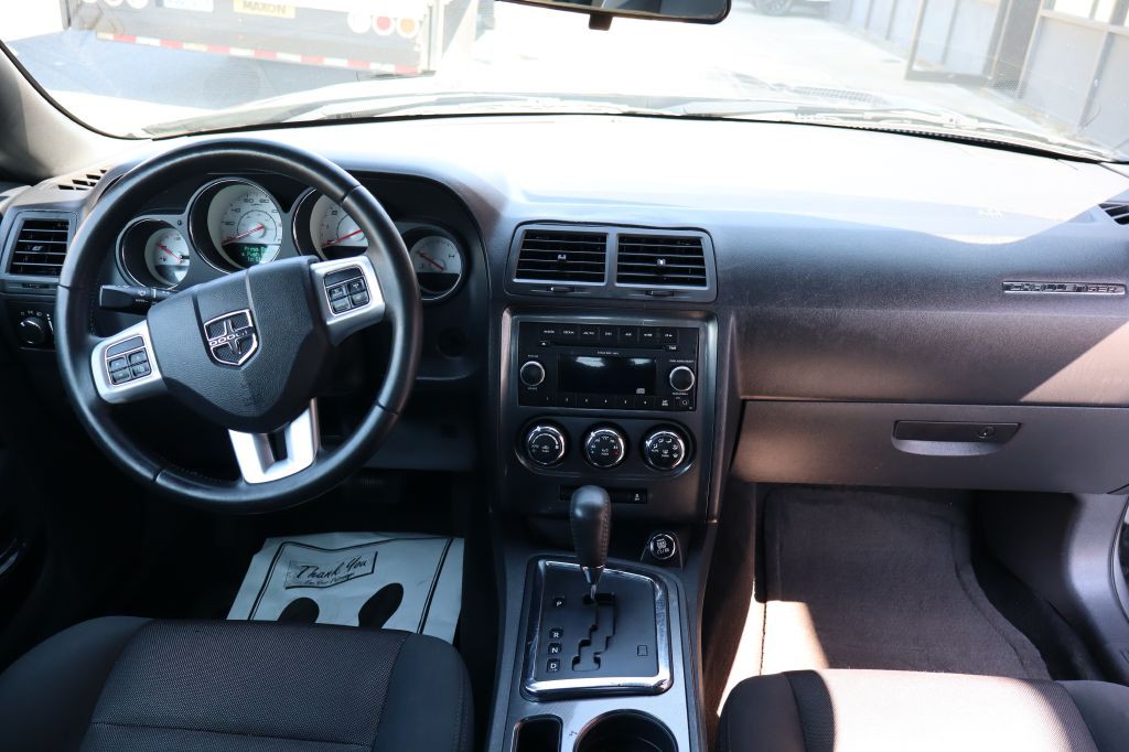 2011 Dodge Challenger Image 13