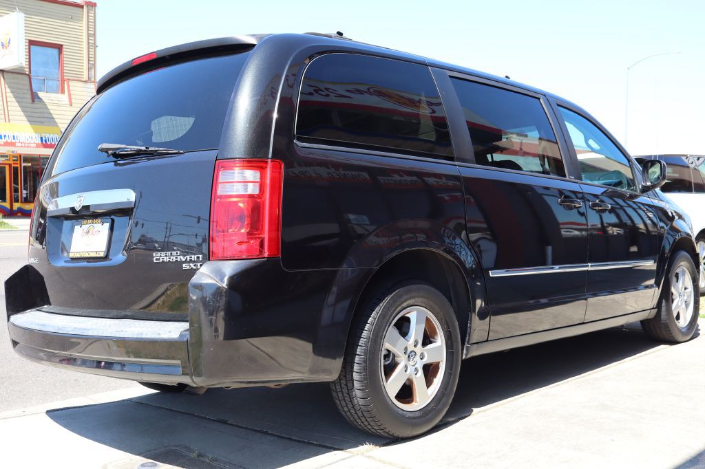 2010 Dodge Grand Caravan Image 5
