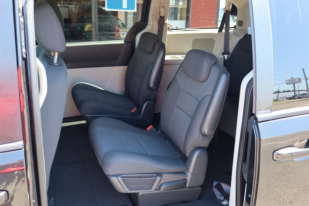 2010 Dodge Grand Caravan Image 8