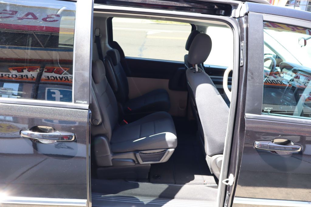 2010 Dodge Grand Caravan Image 11