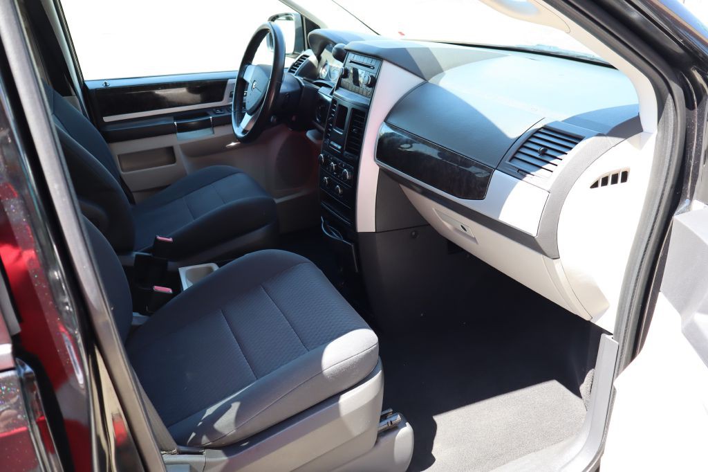 2010 Dodge Grand Caravan Image 13