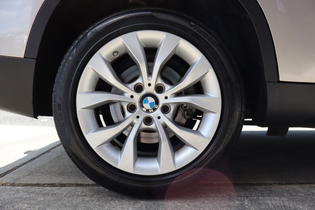 2013 BMW X1 Image 15