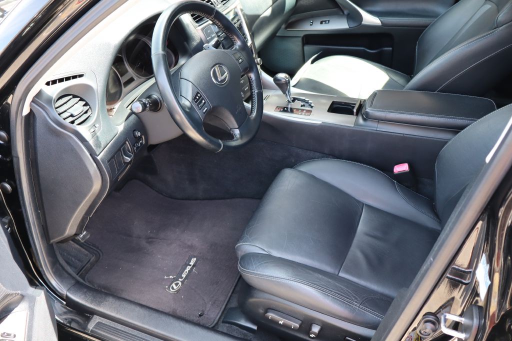 2009 Lexus IS Image 9