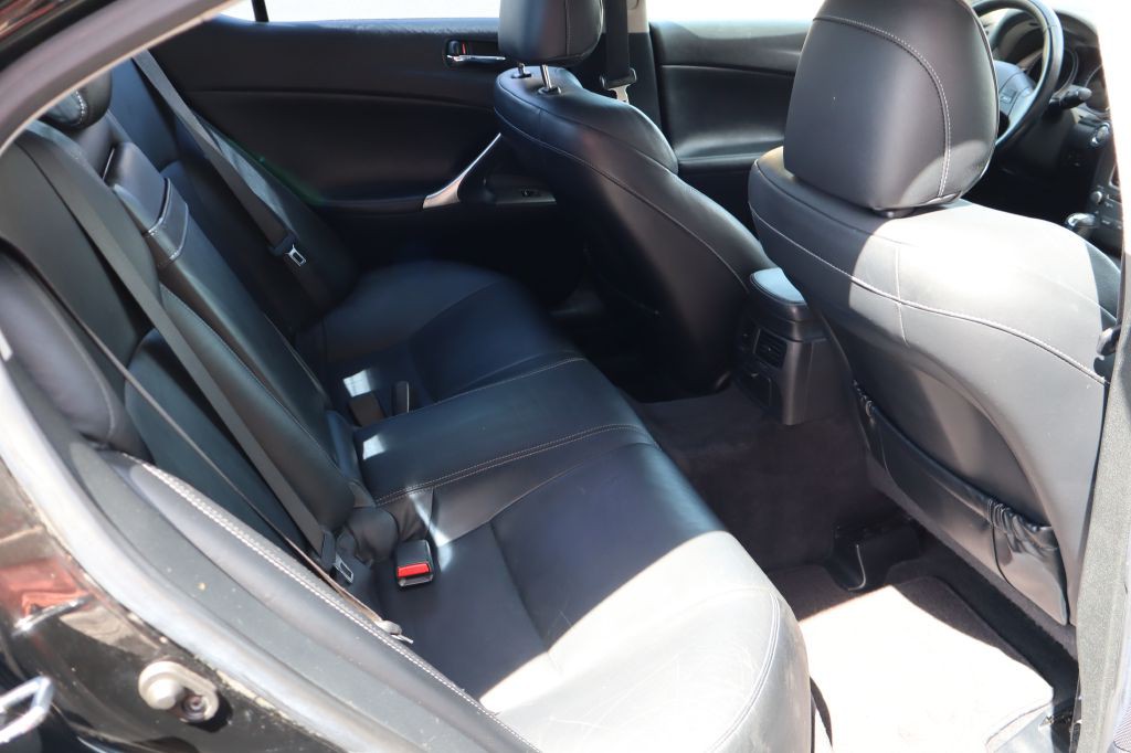 2009 Lexus IS Image 12