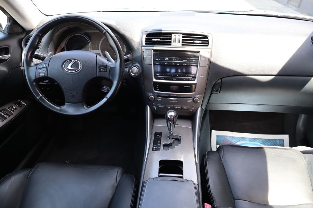 2009 Lexus IS Image 13