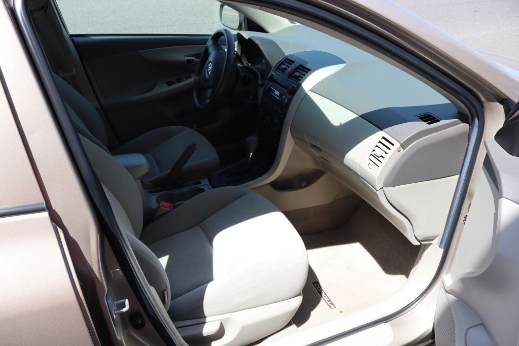 2009 Toyota Corolla Image 12