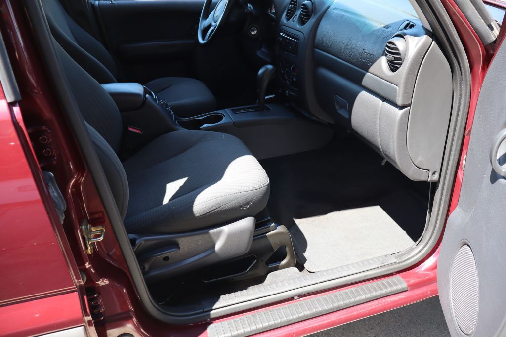 2002 Jeep Liberty Image 13