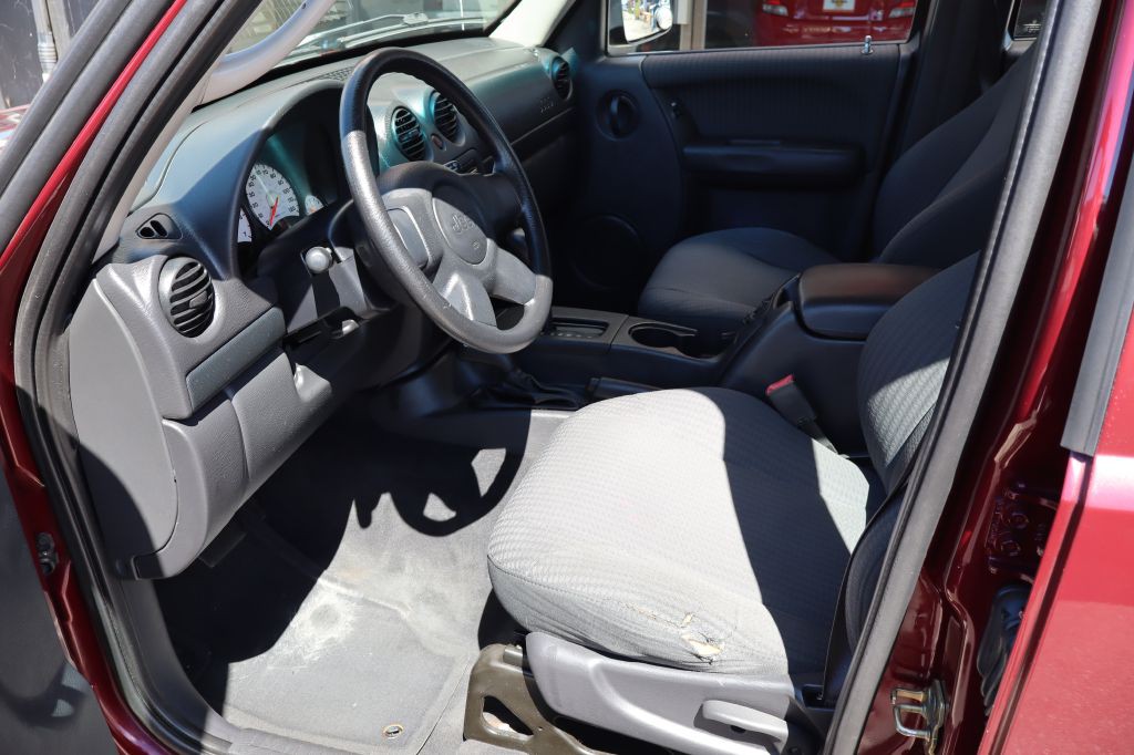 2002 Jeep Liberty Image 9