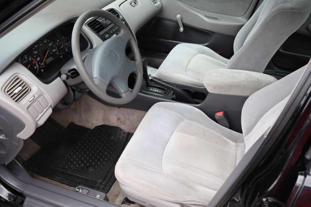 1999 Honda Accord Image 9