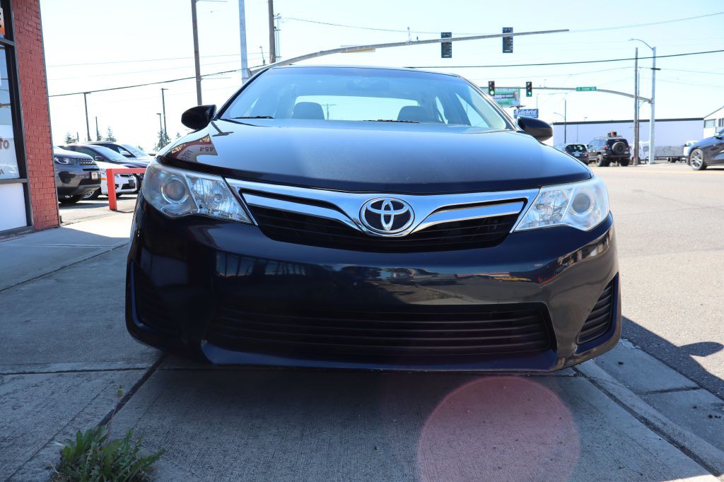 2012 Toyota Camry Image 3