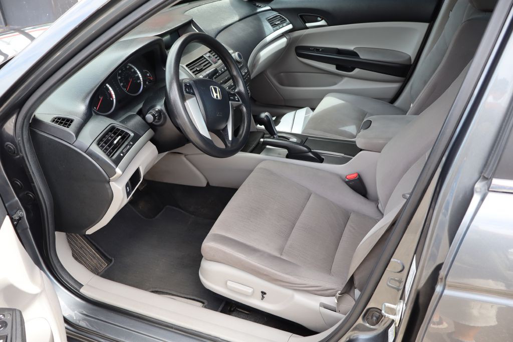 2012 Honda Accord Image 9