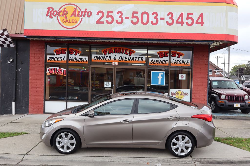 2013 Hyundai Elantra Image 1