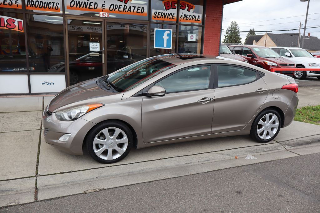 2013 Hyundai Elantra Image 2