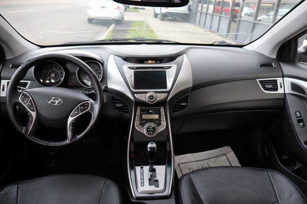 2013 Hyundai Elantra Image 11