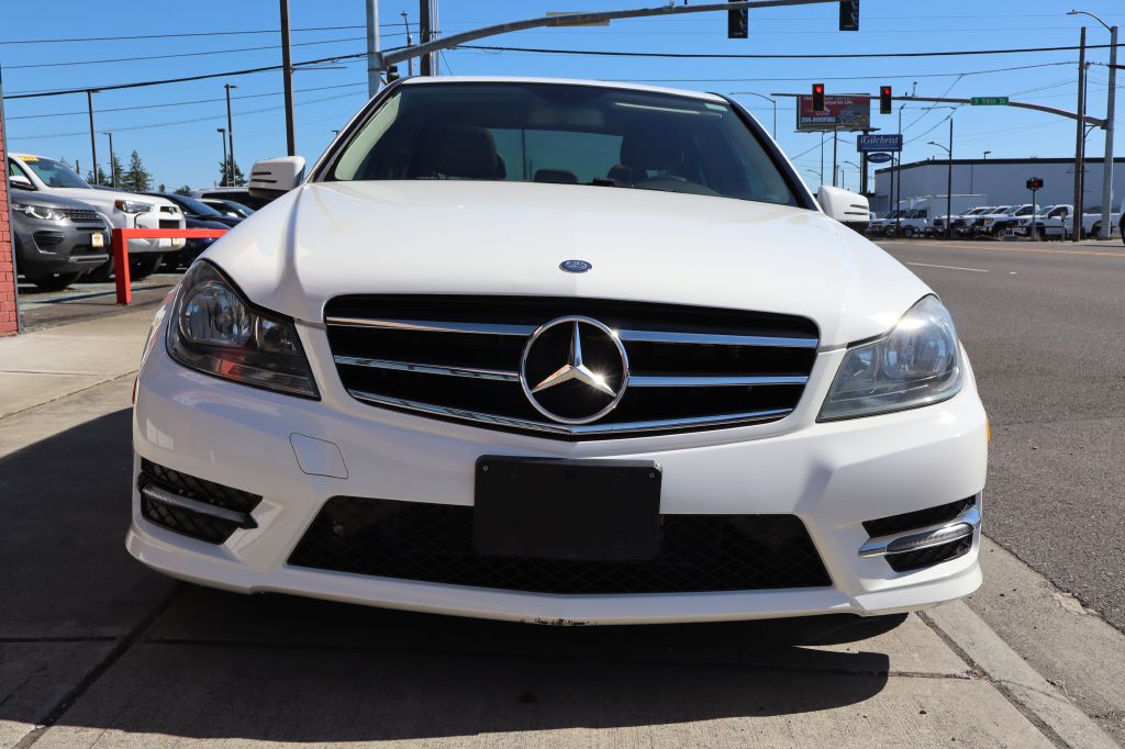 2014 Mercedes-Benz C-Class Image 3