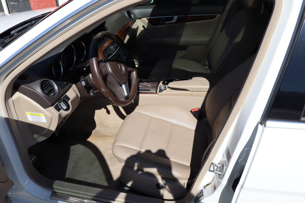 2014 Mercedes-Benz C-Class Image 9