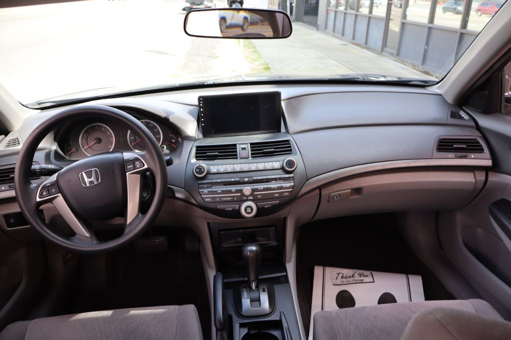 2010 Honda Accord Image 11