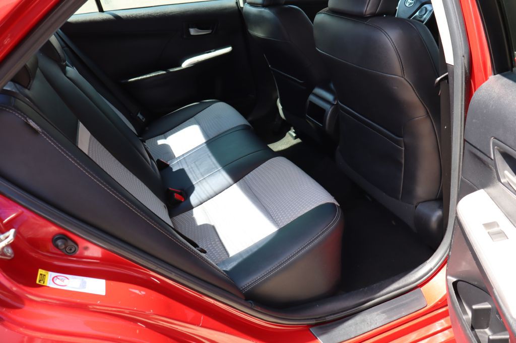 2014 Toyota Camry Image 12