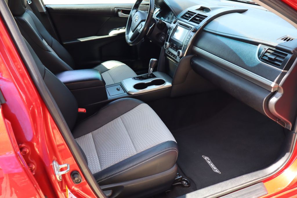 2014 Toyota Camry Image 13