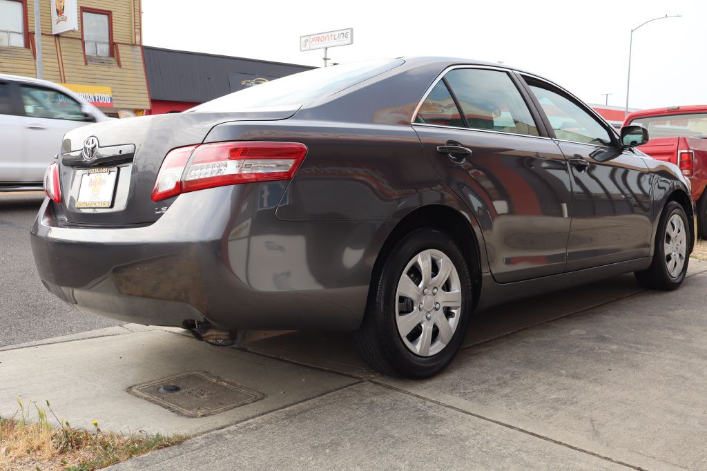 2011 Toyota Camry Image 6