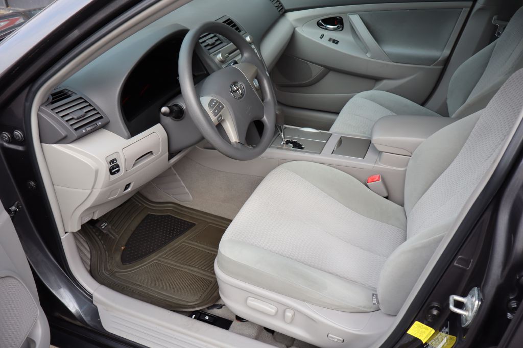 2011 Toyota Camry Image 9