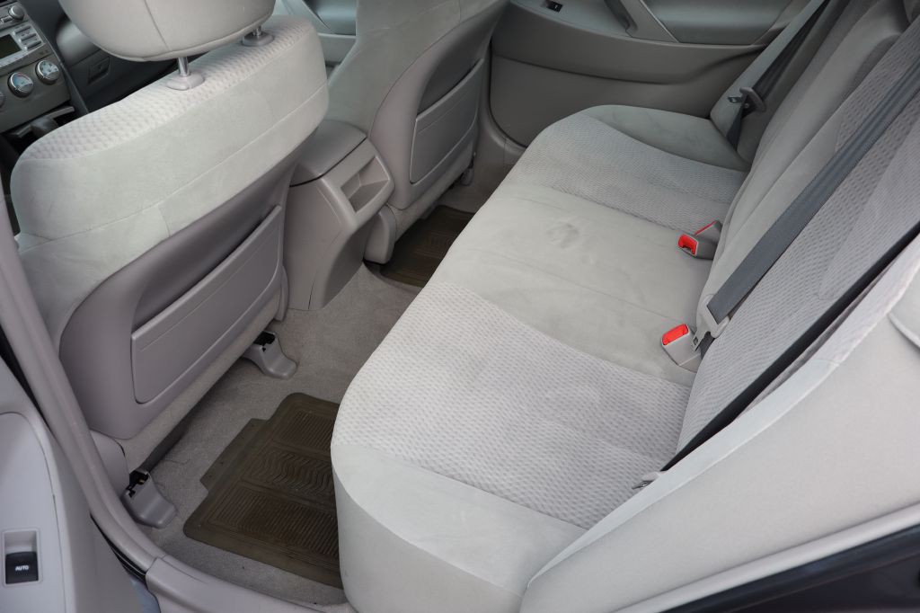 2011 Toyota Camry Image 10