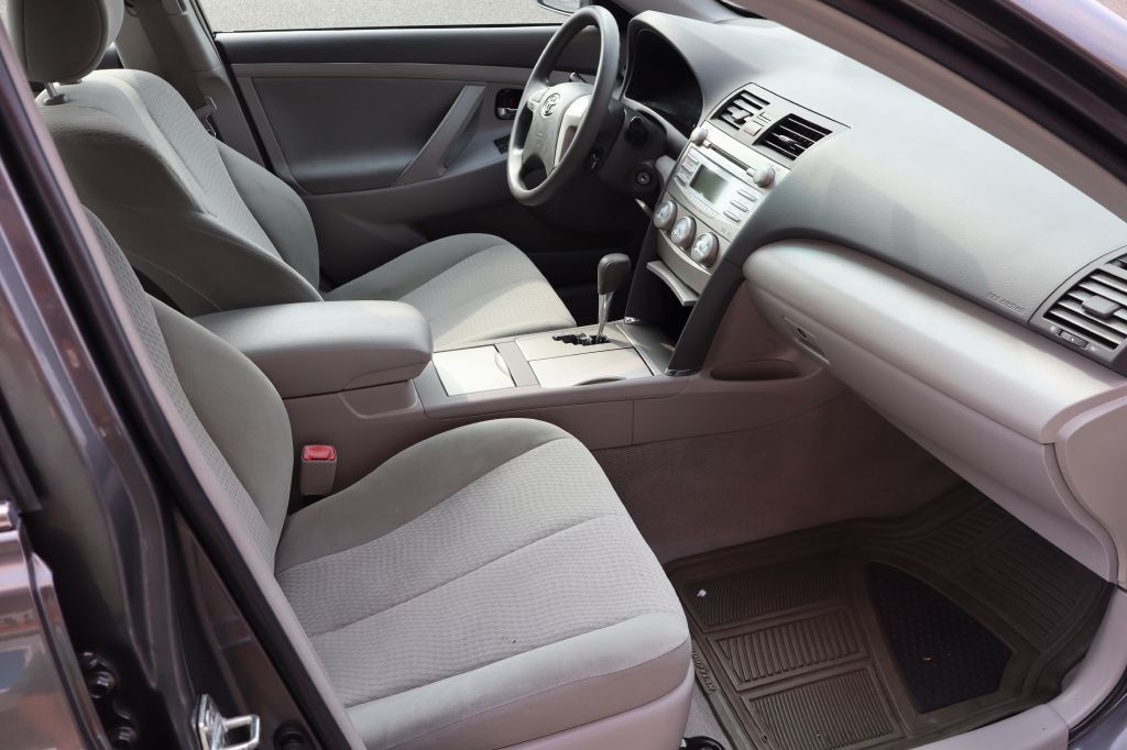 2011 Toyota Camry Image 13
