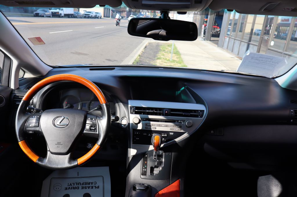 2010 Lexus RX Image 12
