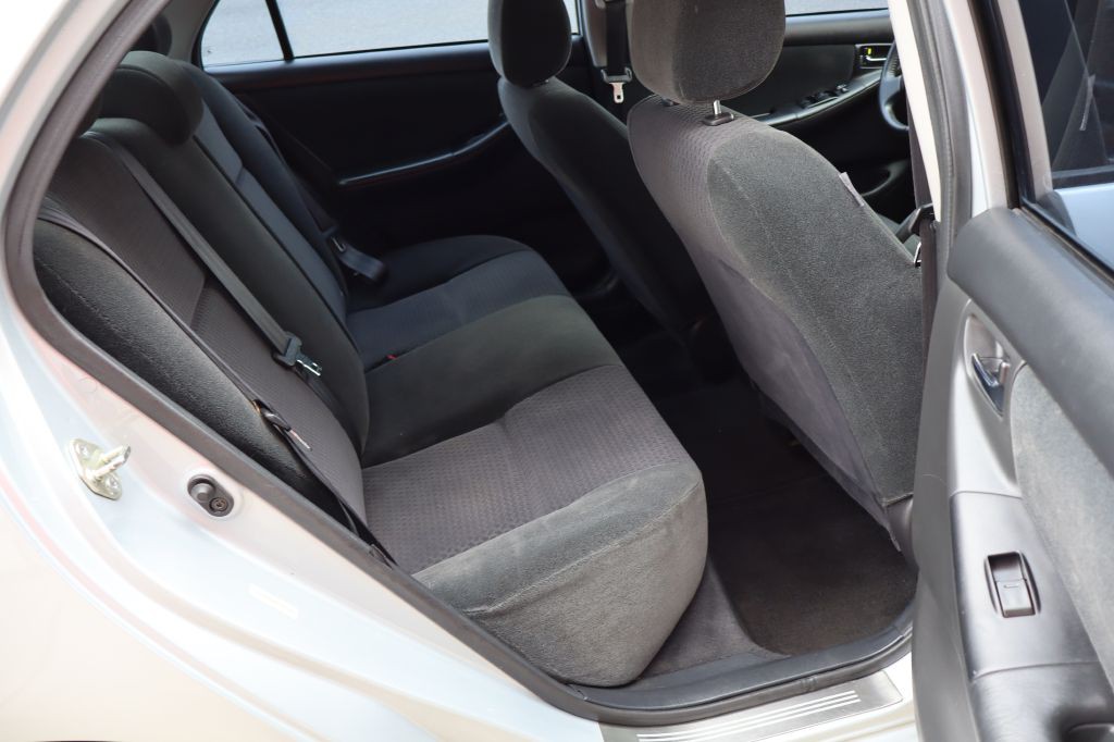 2005 Toyota Corolla Image 12