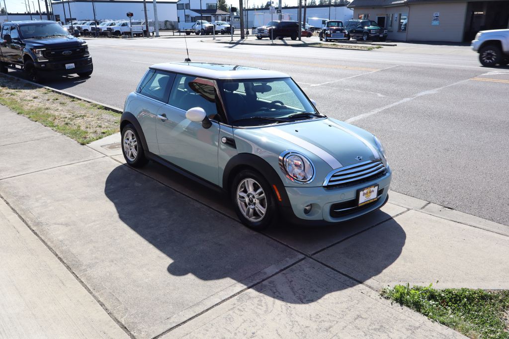 2012 MINI Cooper Image 4