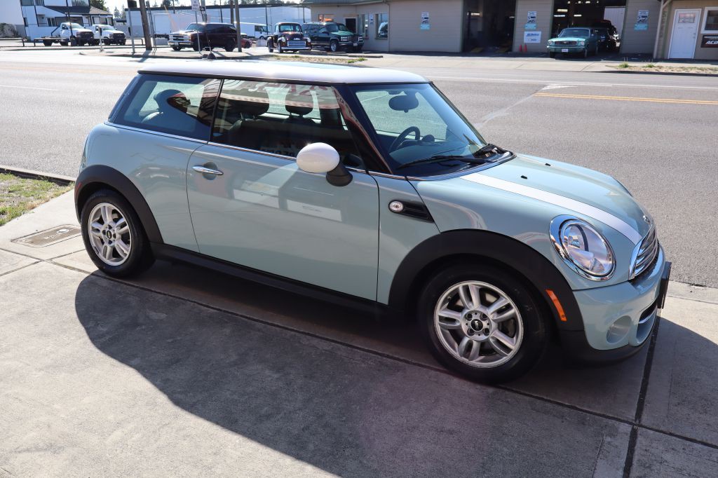 2012 MINI Cooper Image 5