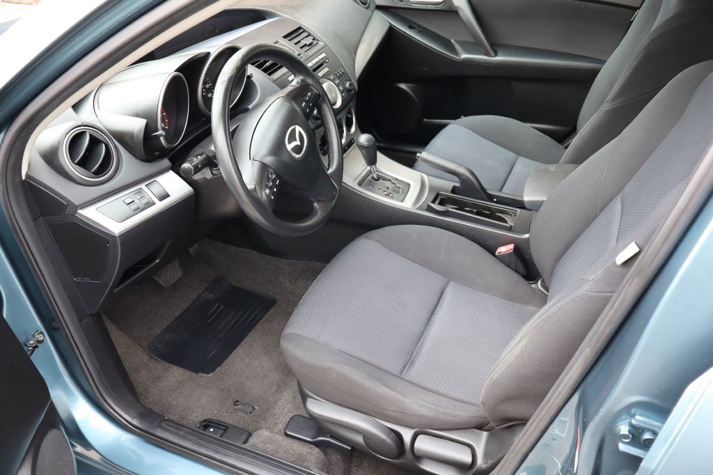 2010 Mazda Mazda3 Image 9