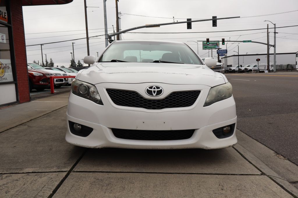 2011 Toyota Camry Image 3