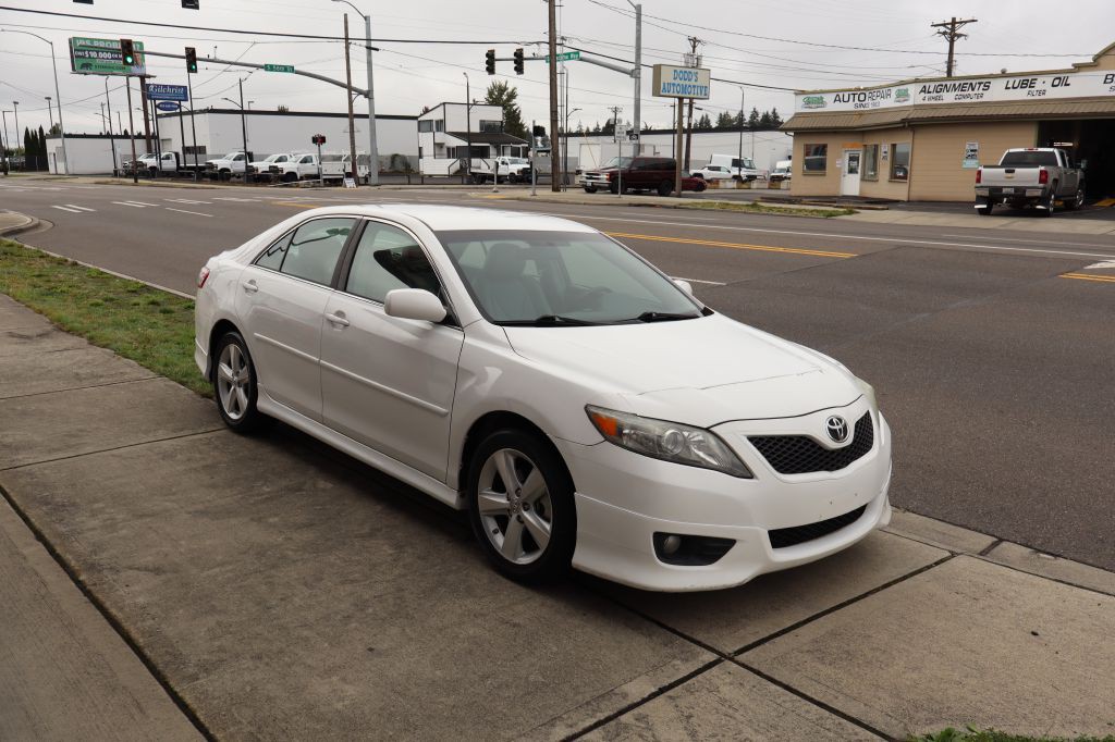 2011 Toyota Camry Image 4
