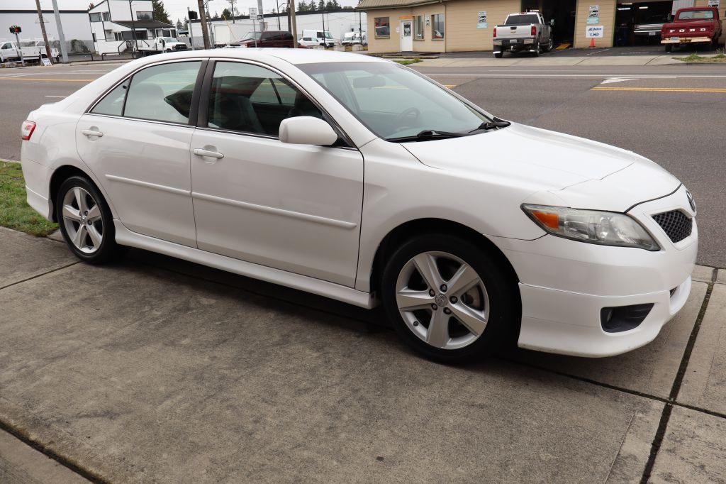2011 Toyota Camry Image 5